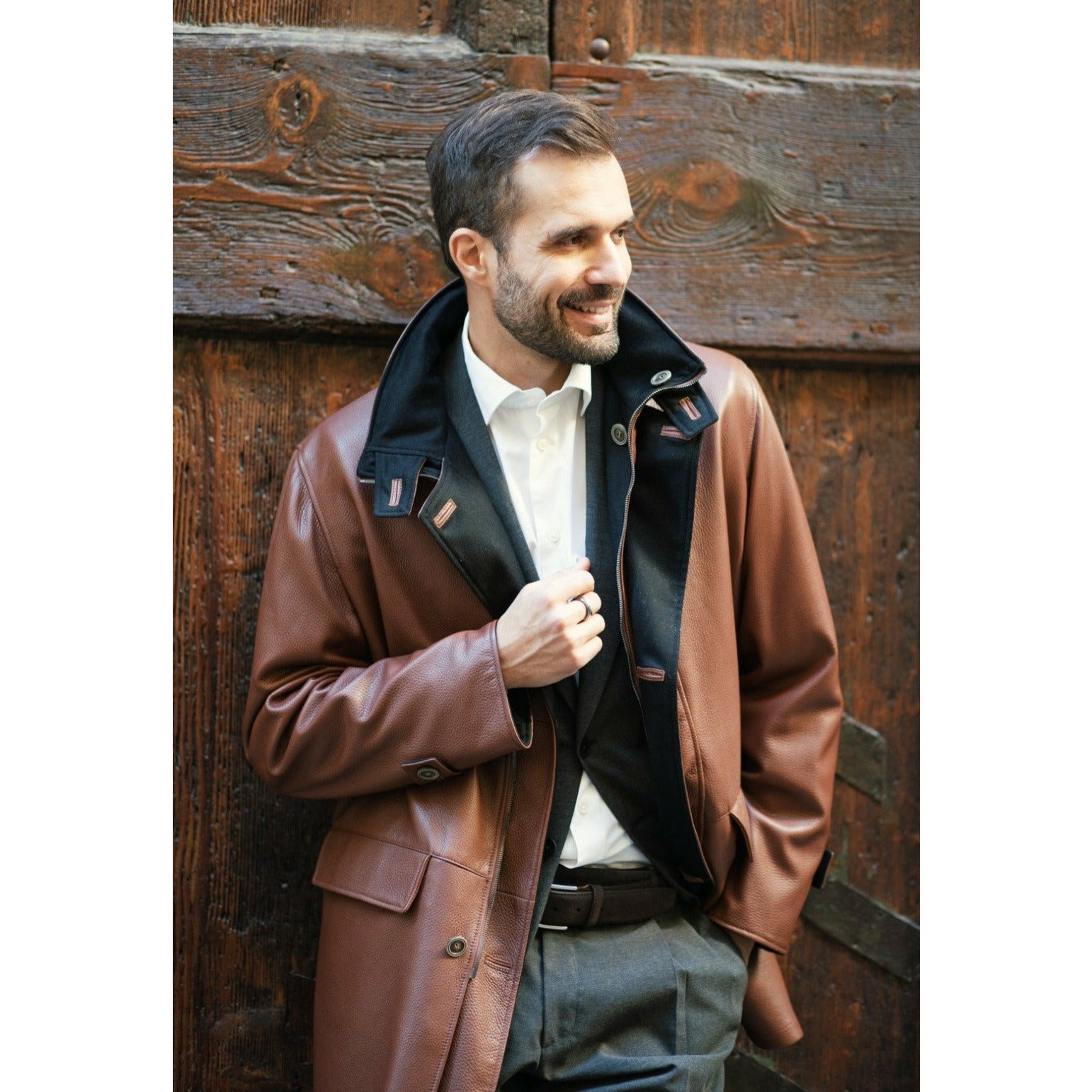 Men Reversible Leather Coat in Cuoio