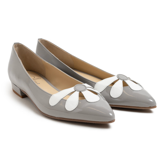 Women Pointed Ballet Flats With Flower in Alabastro