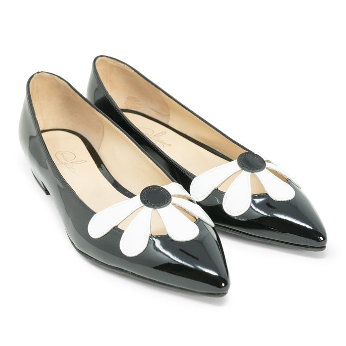 Women Pointed Ballet Flats with Flower in Black